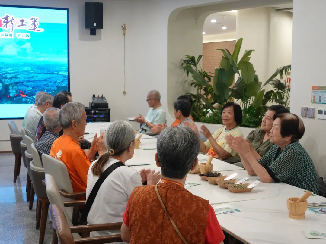规划建设3300张康养床位!深圳光明区抢滩布局“银发经济”→ 规划建设3300张康养床位!深圳光明区抢滩布局“银发经济”→